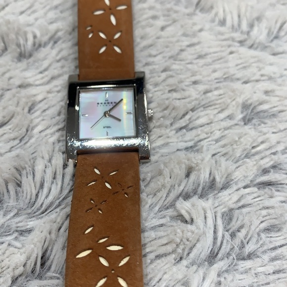 Watch - Picture 2 of 2